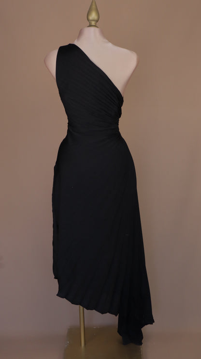 VESTIDO MAXI ASIMETRICO OJAL