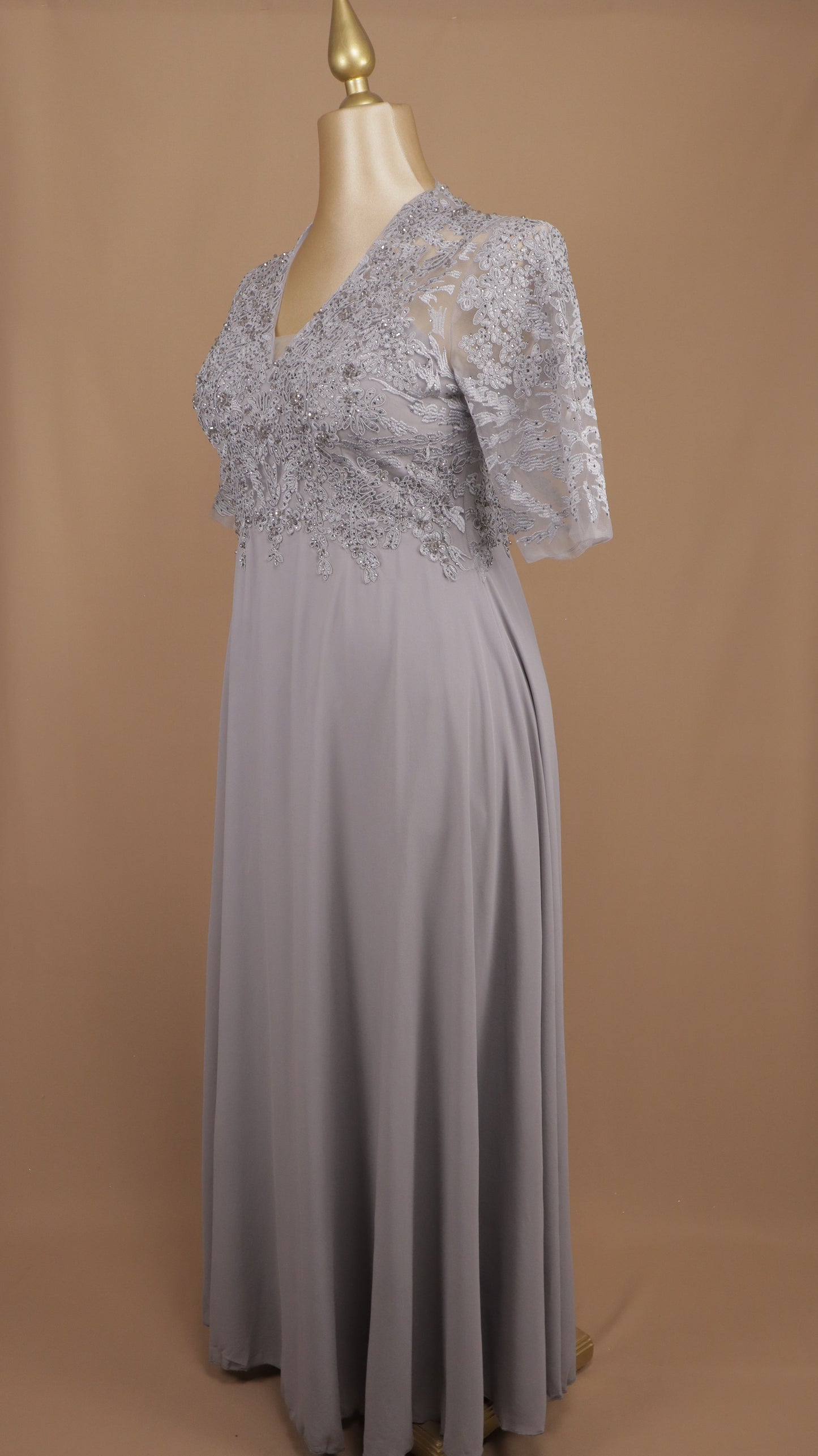 Vestido largo talla extra manga 3/4 con pedreria
