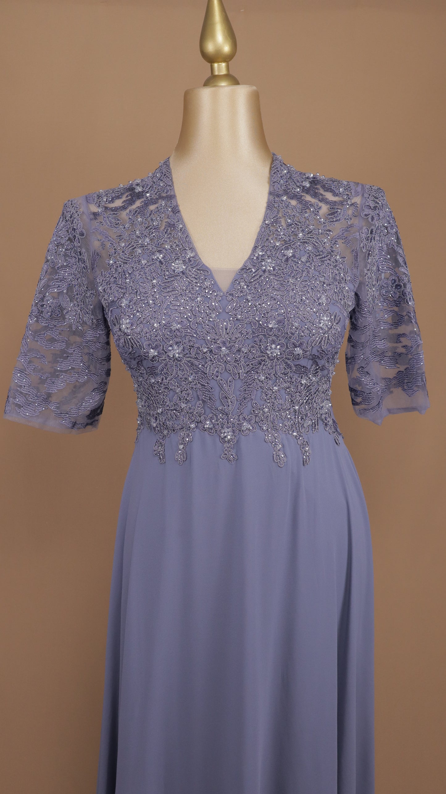 Vestido largo talla extra manga 3/4 con pedreria