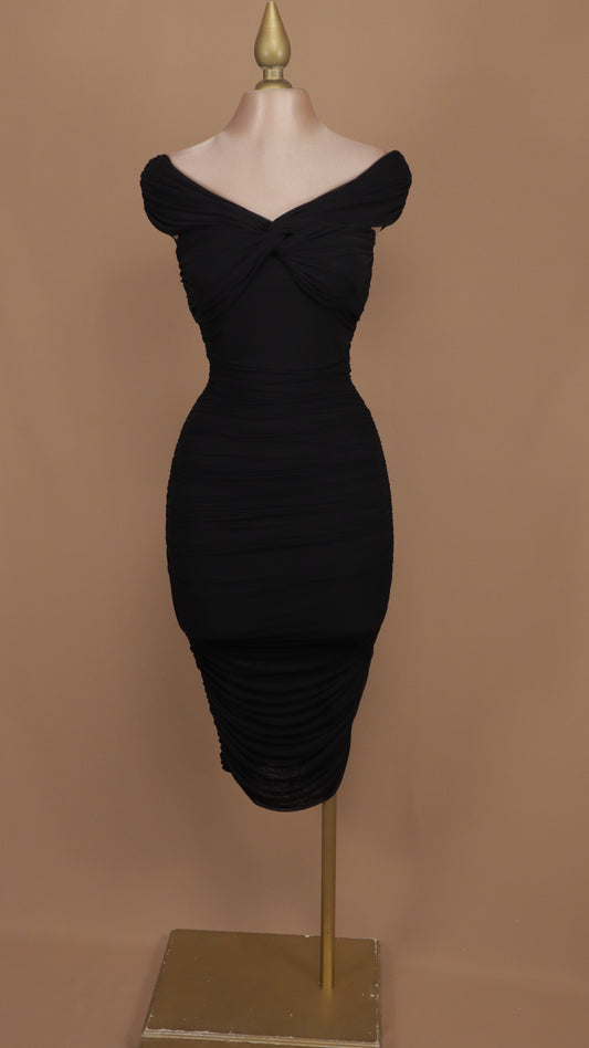 Vestido midi corrugado al hombro