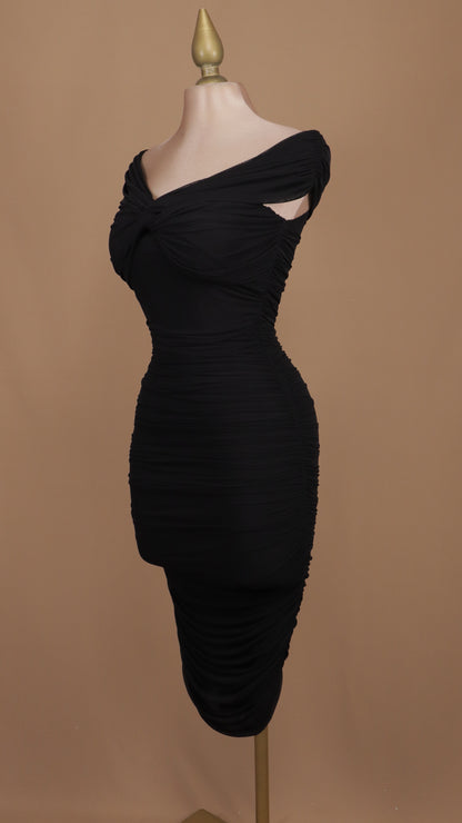 Vestido midi corrugado al hombro