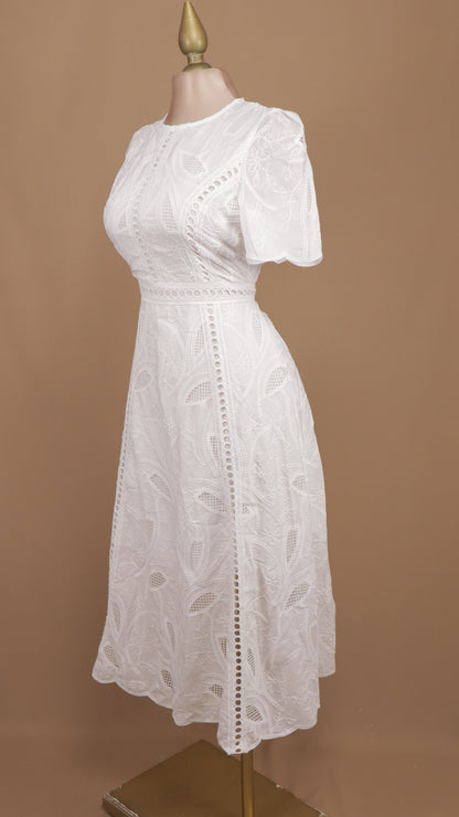 Vestido midi con manga y tipo bordado