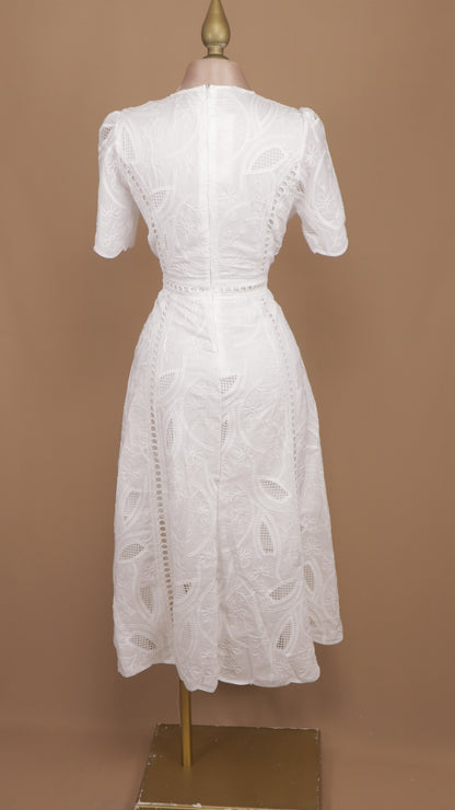 Vestido midi con manga y tipo bordado