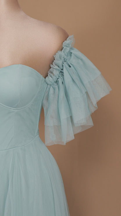 Vestido largo con manga de escarola de tul