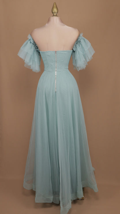 Vestido largo con manga de escarola de tul