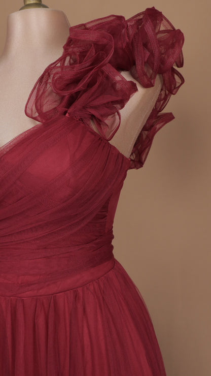 Vestido largo de tul con escote corazón