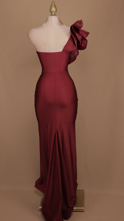 Vestido largo con escarola