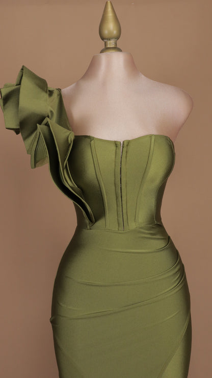 Vestido largo con escarola