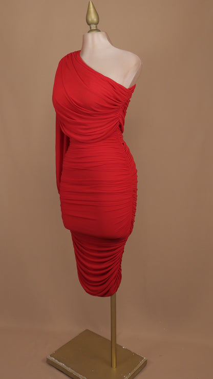 Vestido midi escote asimétrico manga larga