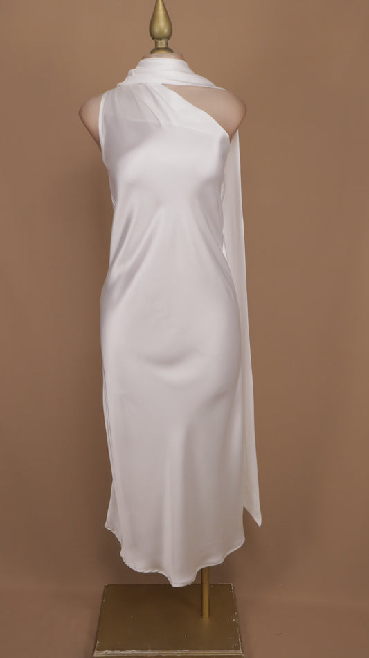 Vestido midi con escote asimétrico y cauda en cuello