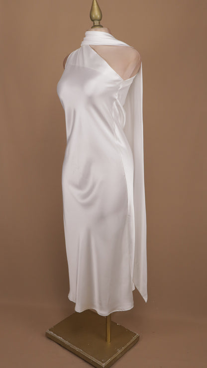 Vestido midi con escote asimétrico y cauda en cuello