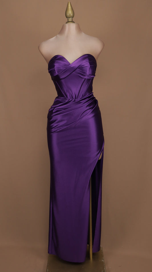 Vestido estraple con corset