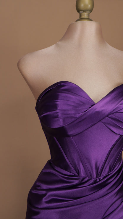Vestido estraple con corset