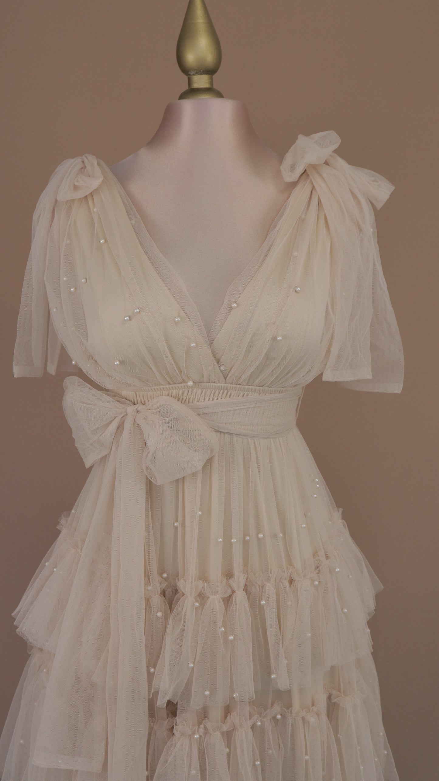 Vestido largo de tul con perlas