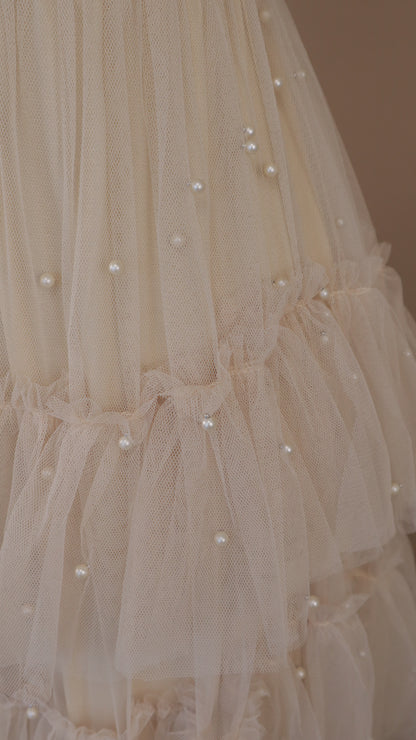 Vestido largo de tul con perlas