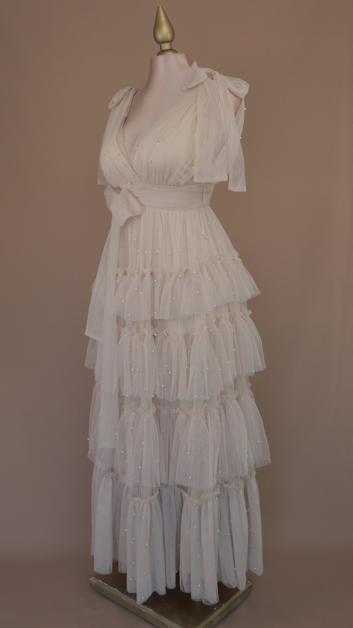 Vestido largo de tul con perlas