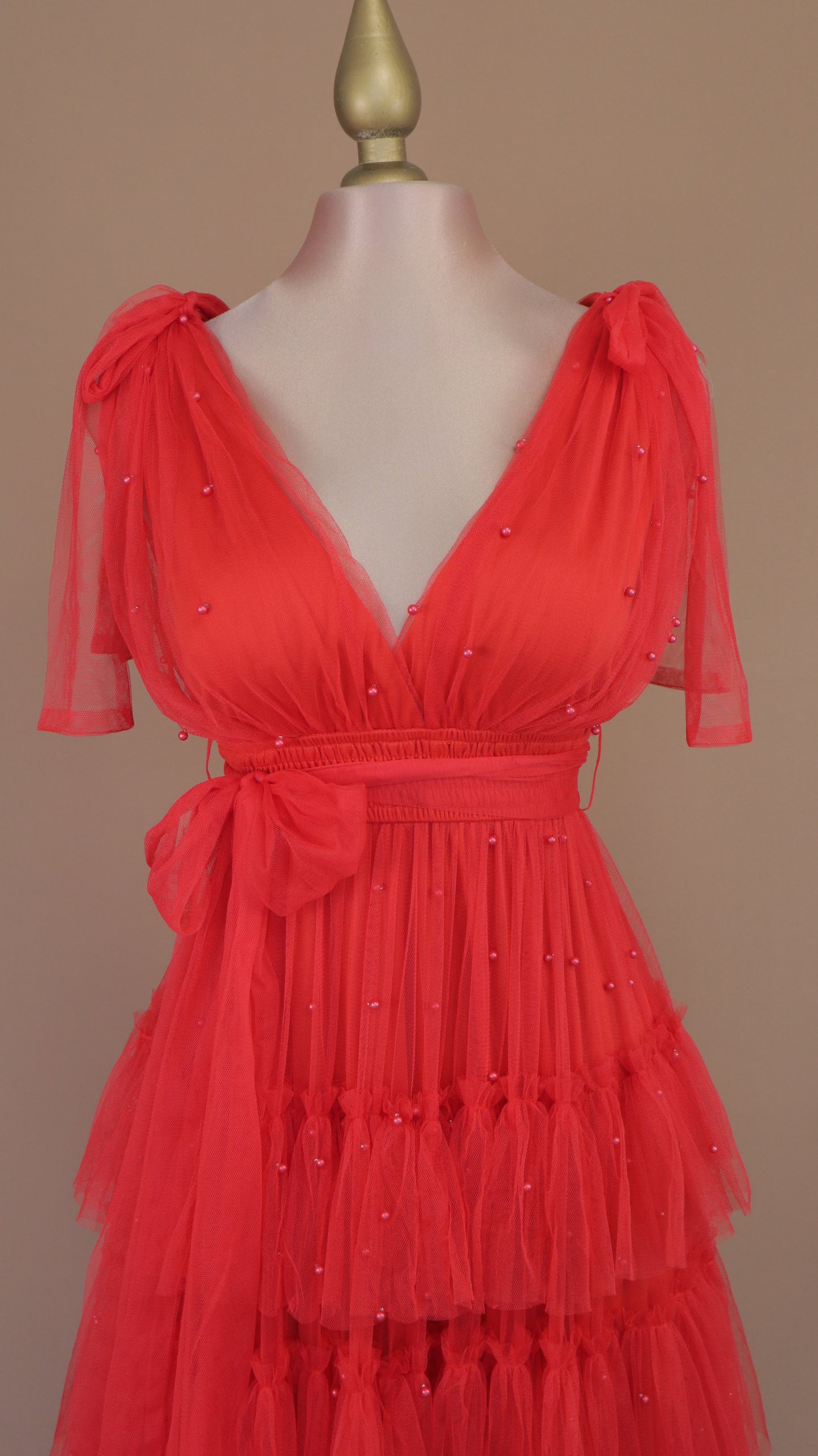 Vestido largo de tul con perlas