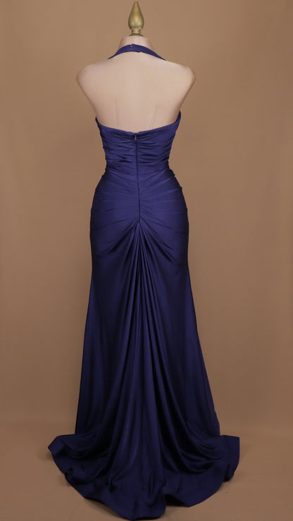 Vestido largo con cuello halter y escote en la espalda