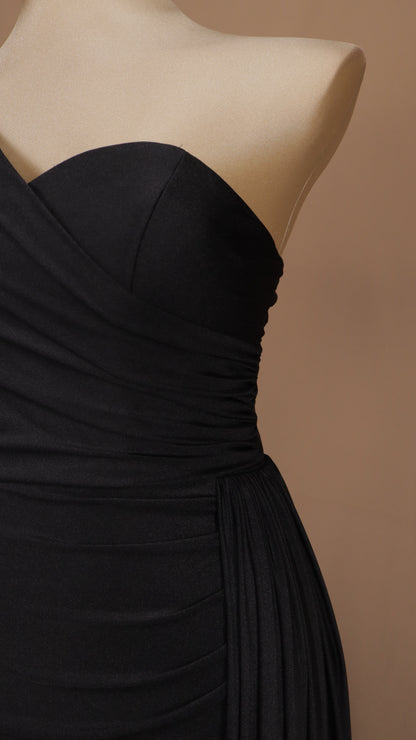 Vestido largo plus escote asimétrico de licra