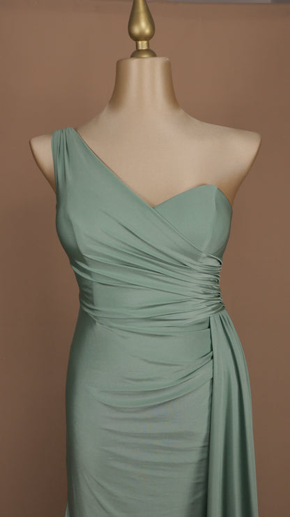 Vestido largo plus escote asimétrico de licra