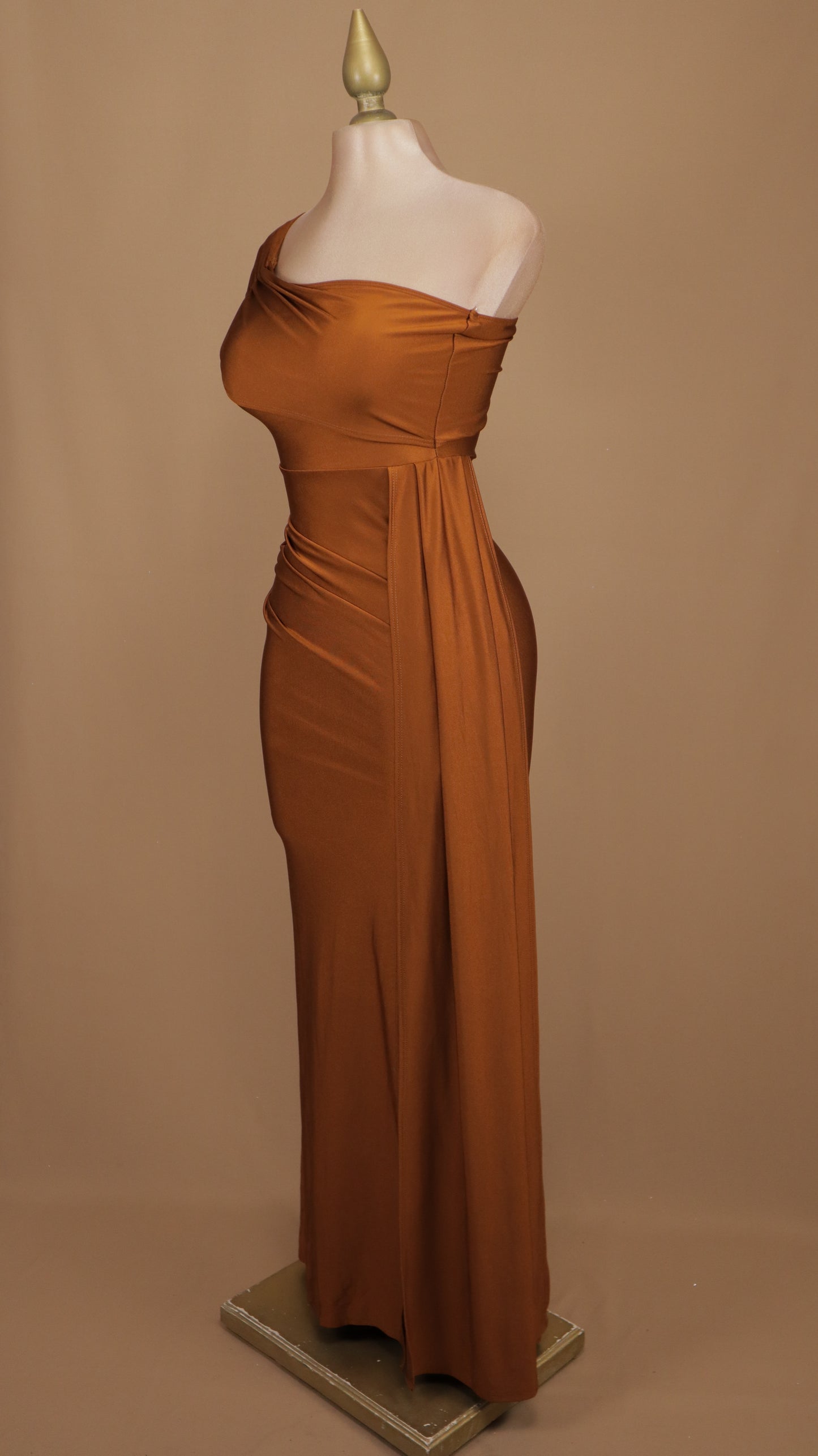 Vestido largo de licra con estola