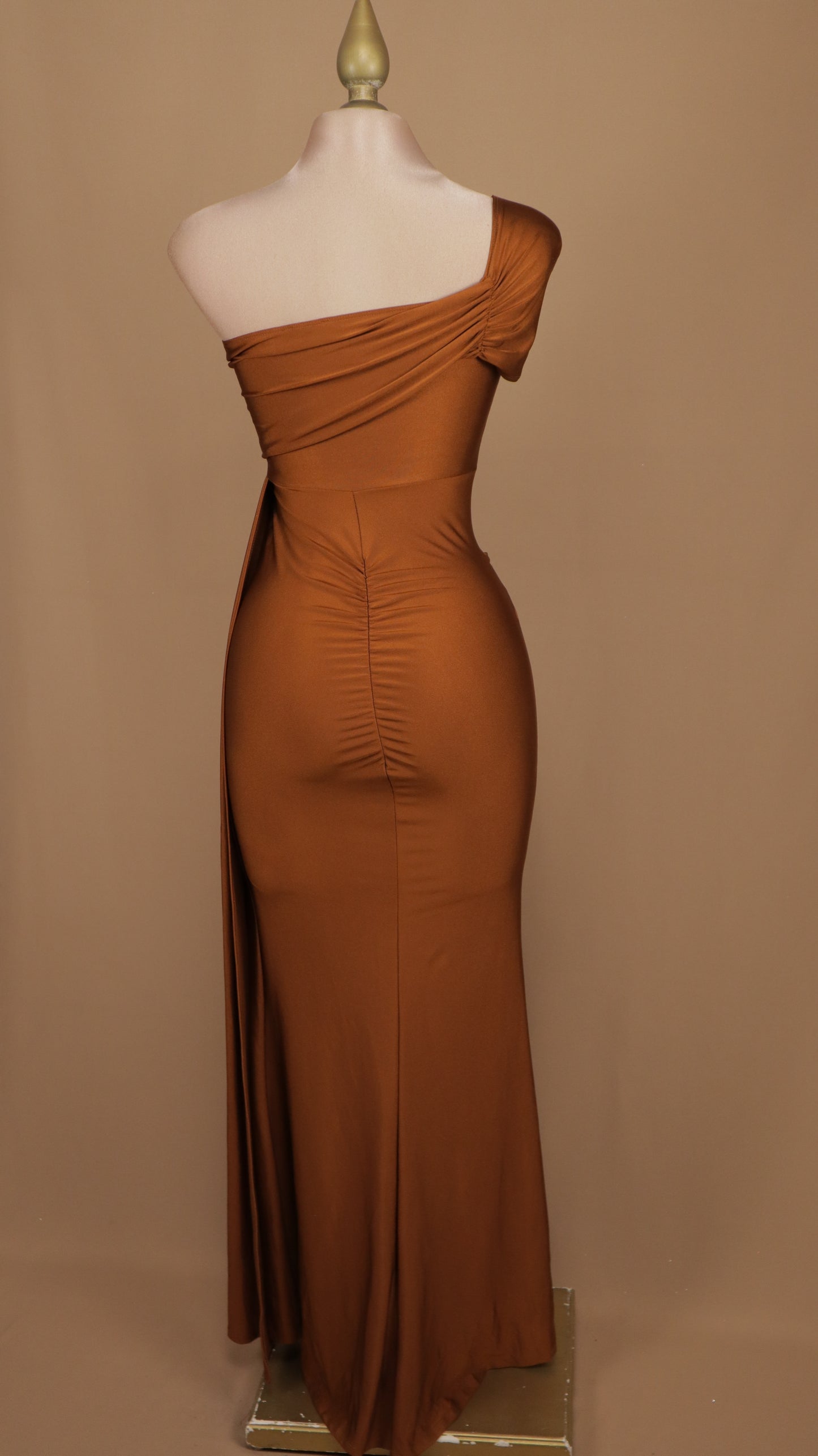 Vestido largo de licra con estola