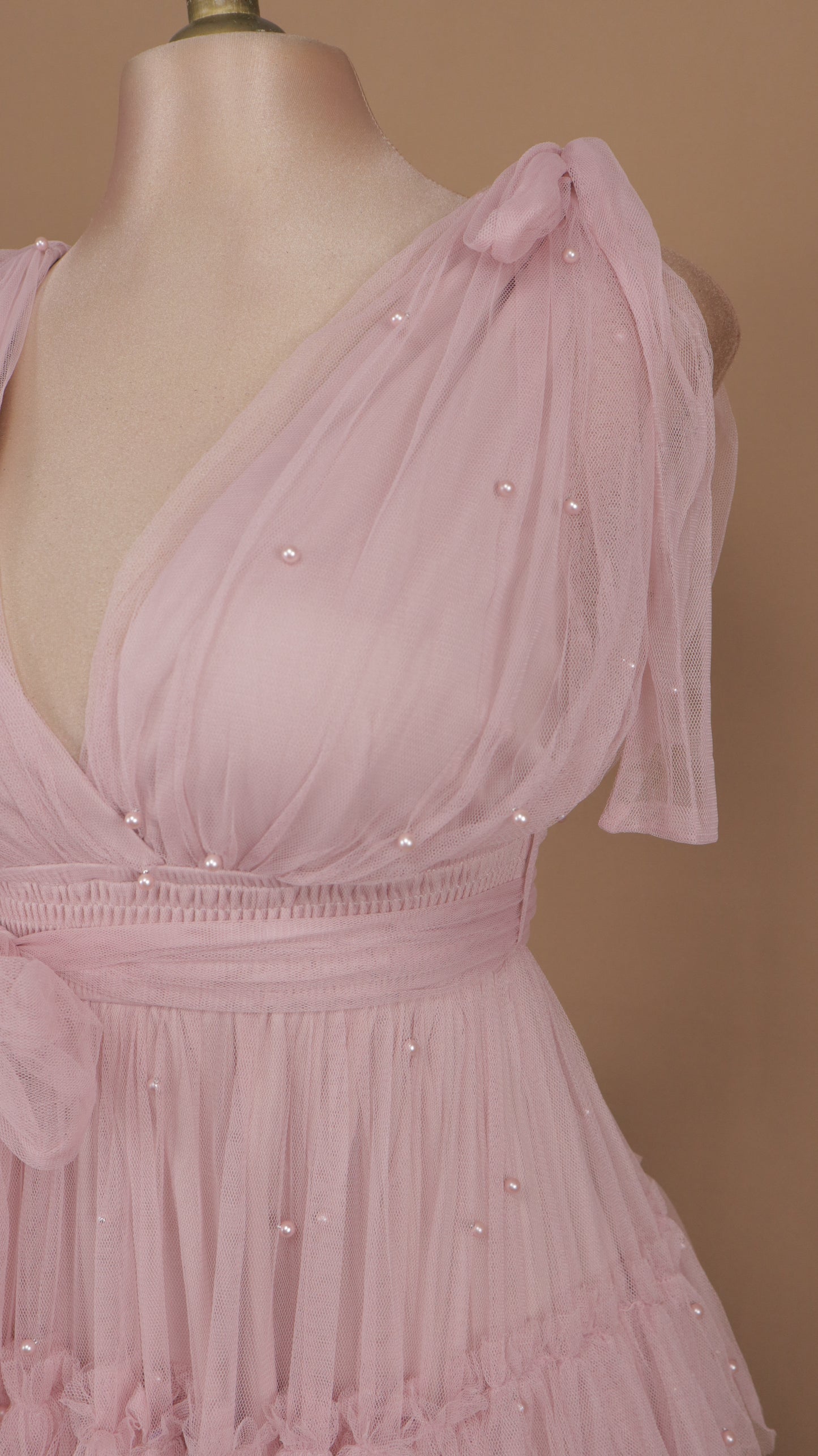 Vestido largo de tul con perlas