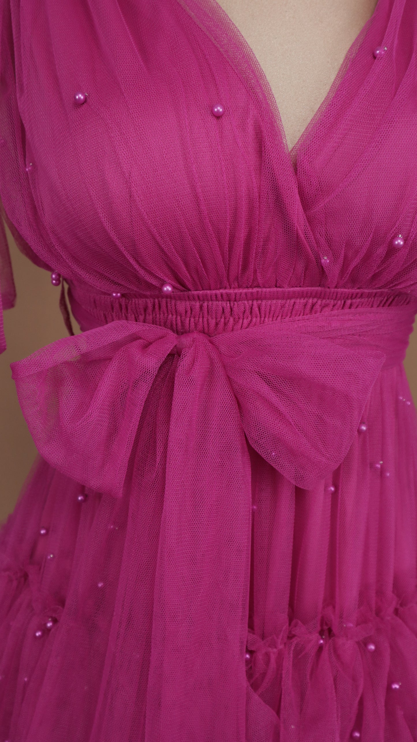 Vestido largo de tul con perlas