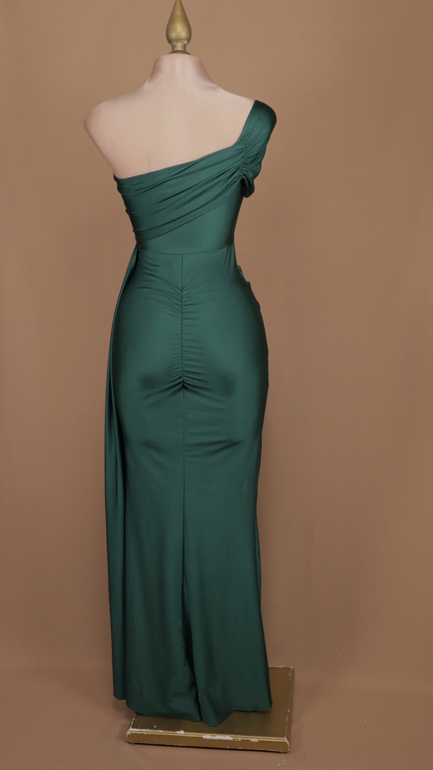 Vestido largo de licra con estola