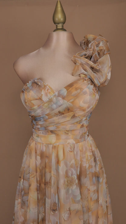 Vestido largo estampado con escarola en hombro