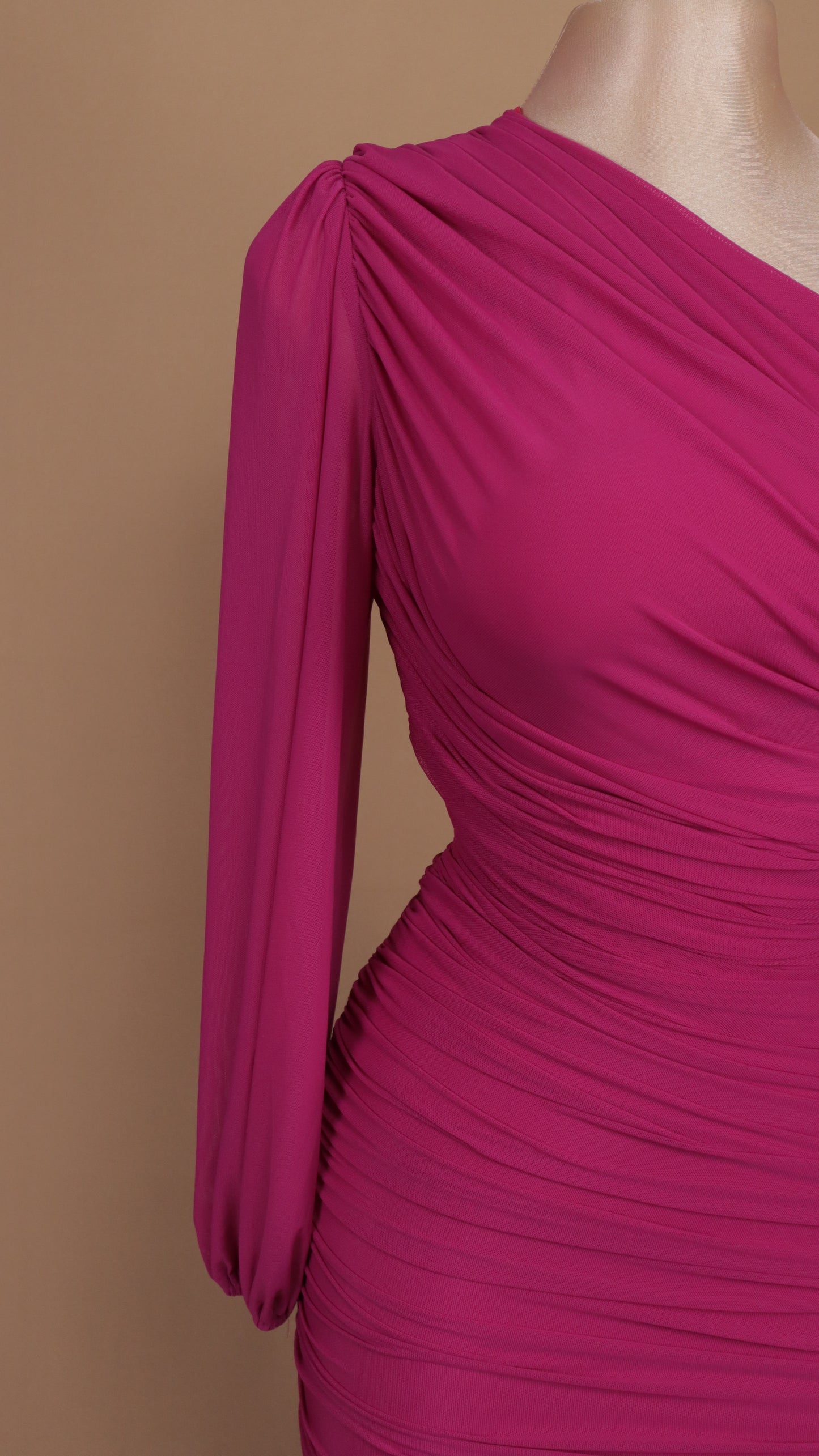 Vestido largo asimétrico manga larga