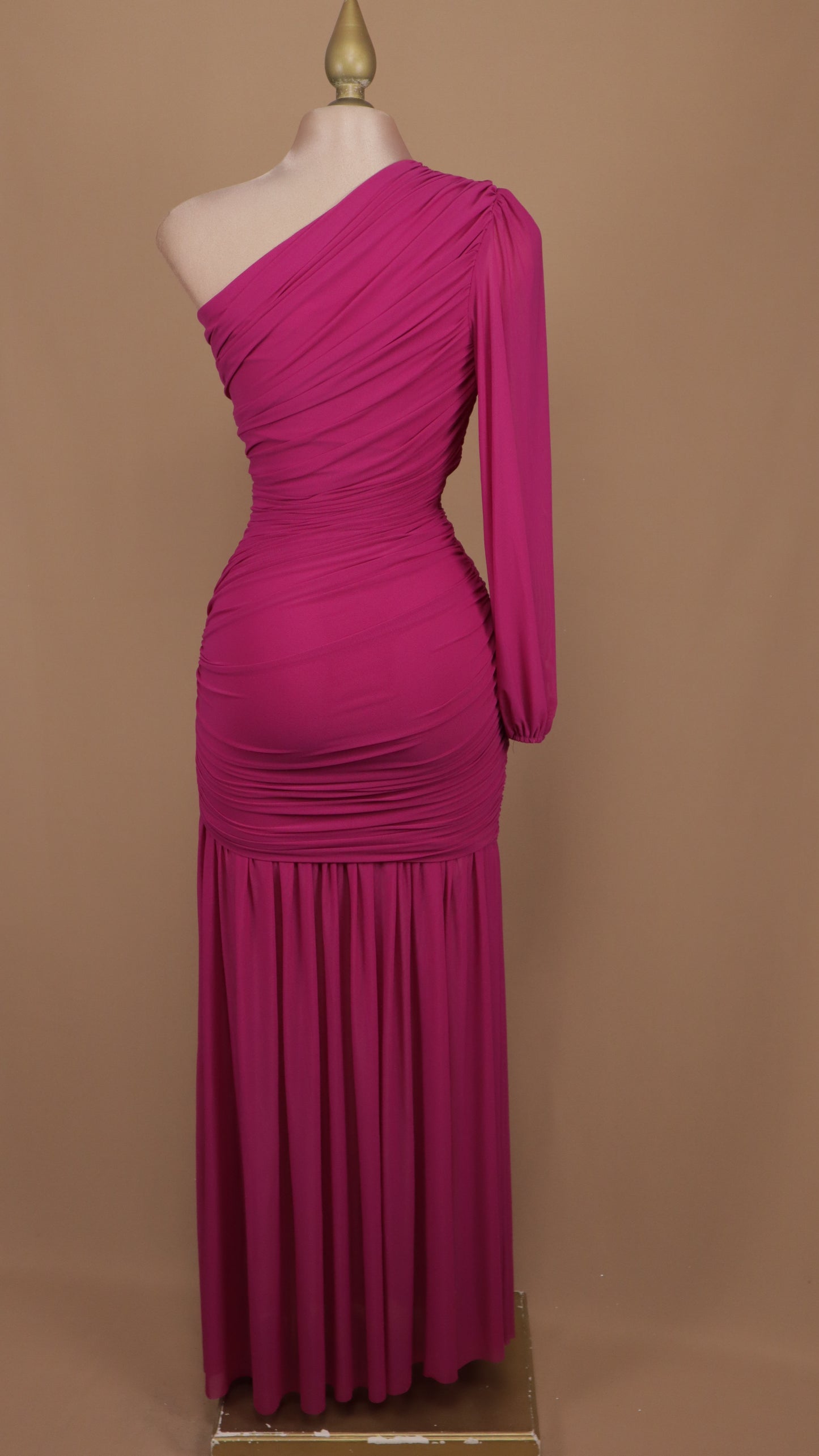 Vestido largo asimétrico manga larga