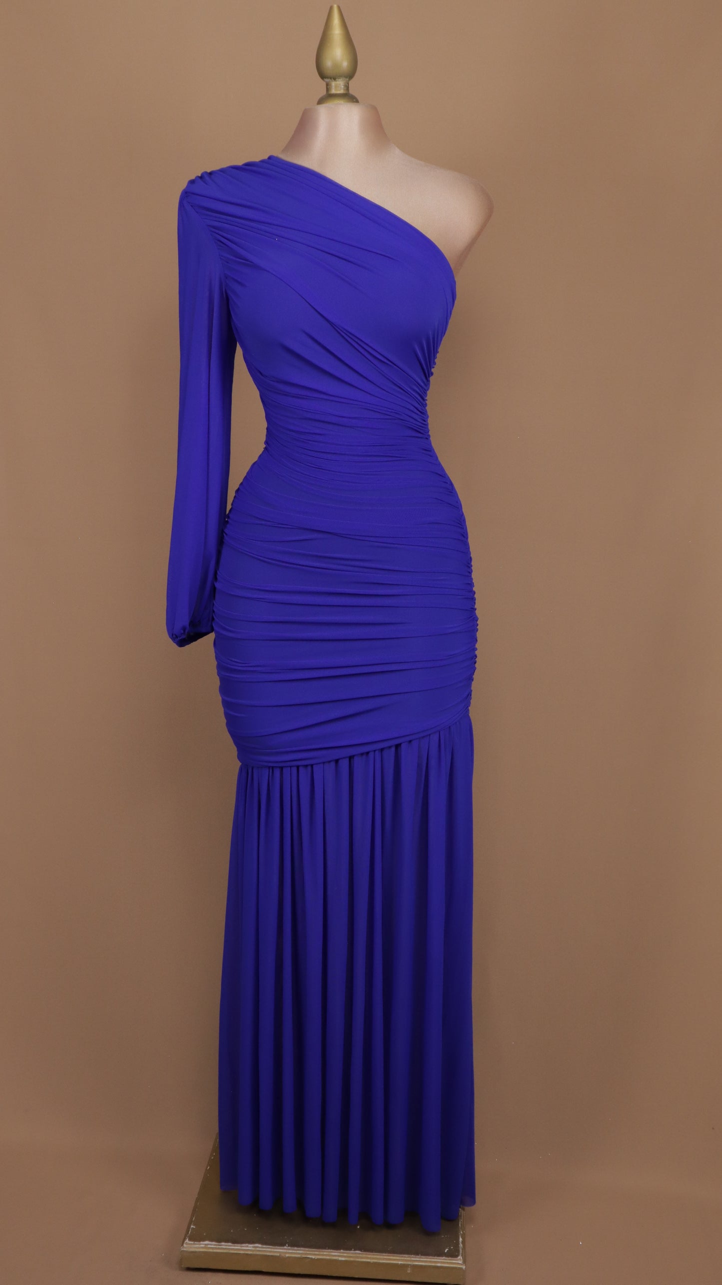 Vestido largo asimétrico manga larga