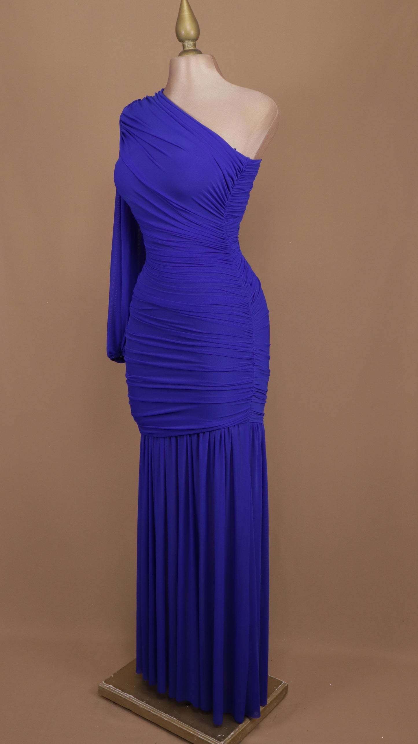 Vestido largo asimétrico manga larga