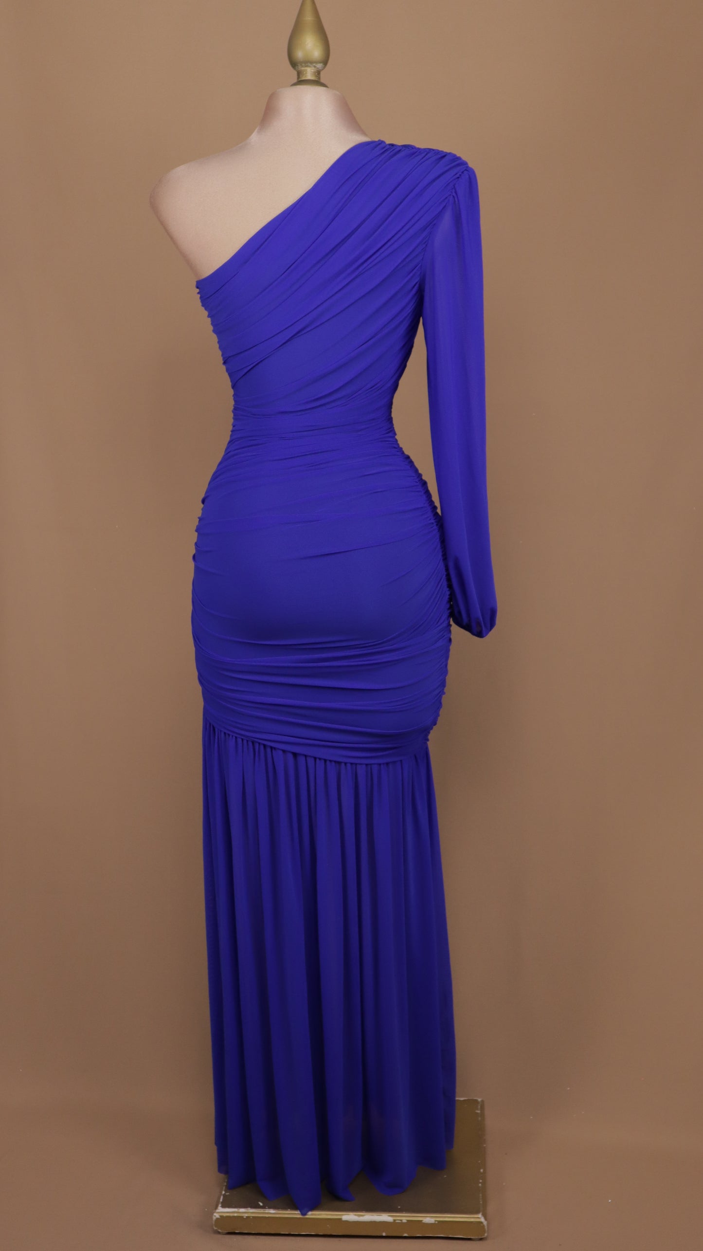 Vestido largo asimétrico manga larga