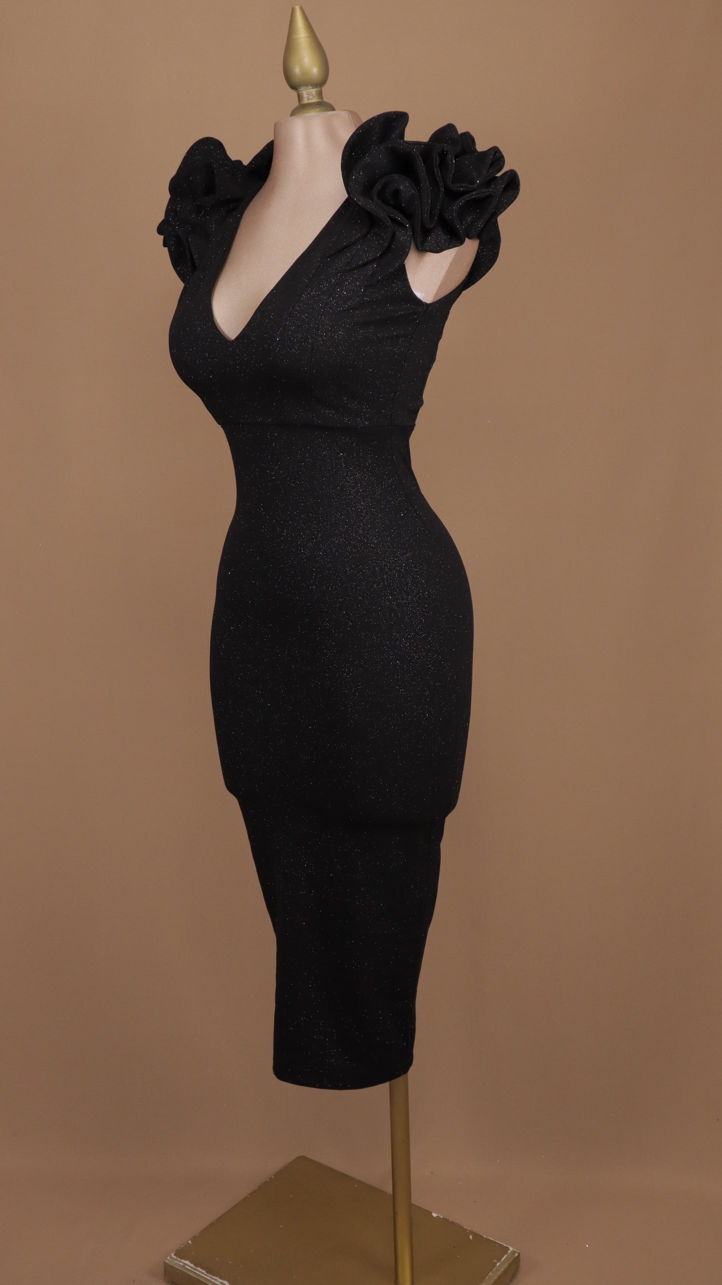 Vestido midi con escarolas y destellos