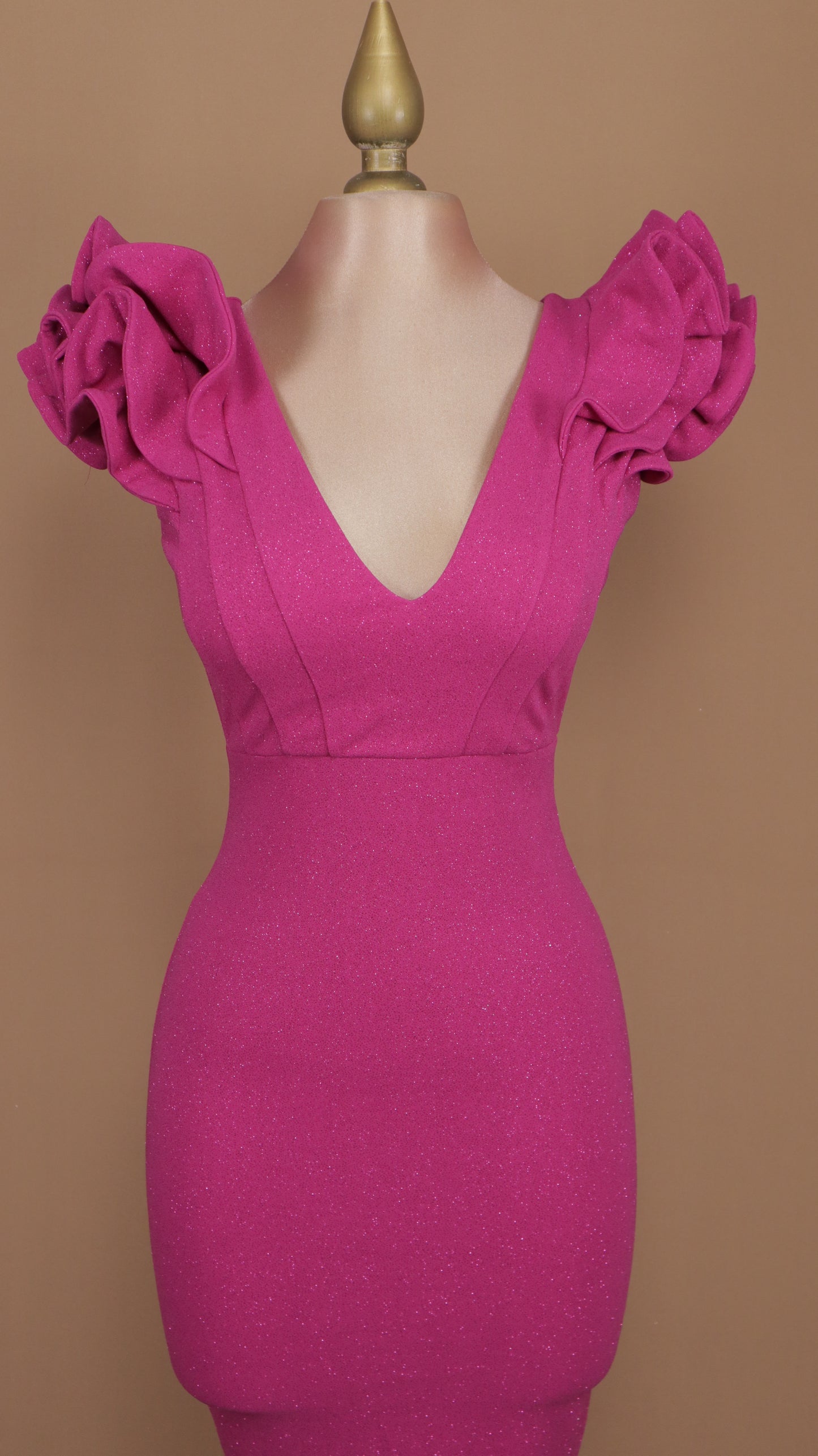 Vestido midi con escarolas y destellos
