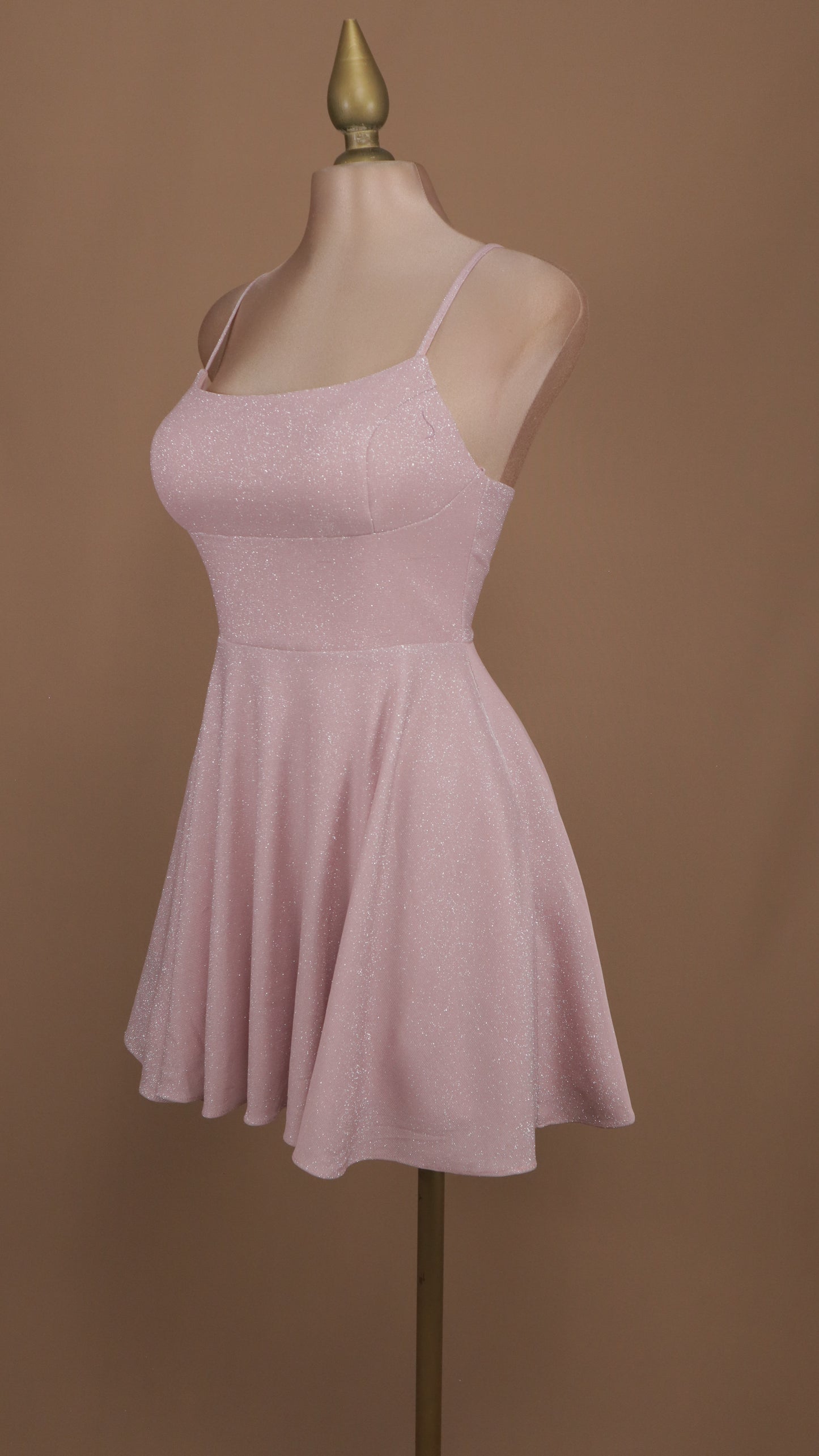 Vestido corto con falda circular