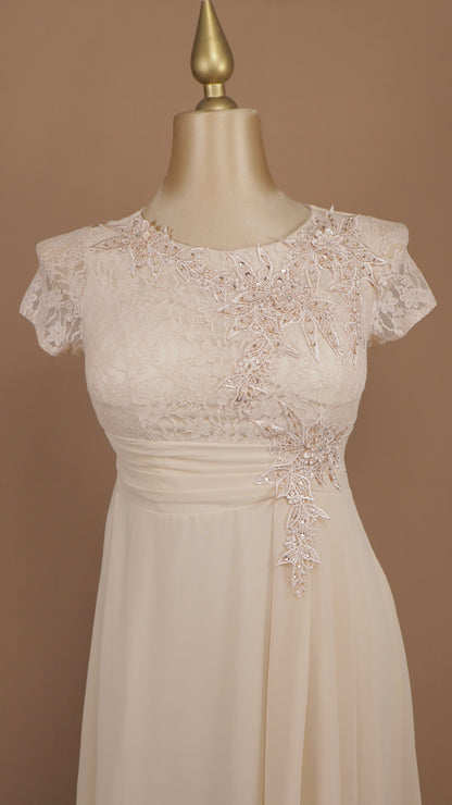 Vestido talla extra con tipo encaje y aplicación en busto