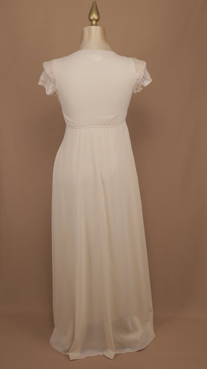 Vestido talla extra con tipo encaje y aplicación en busto