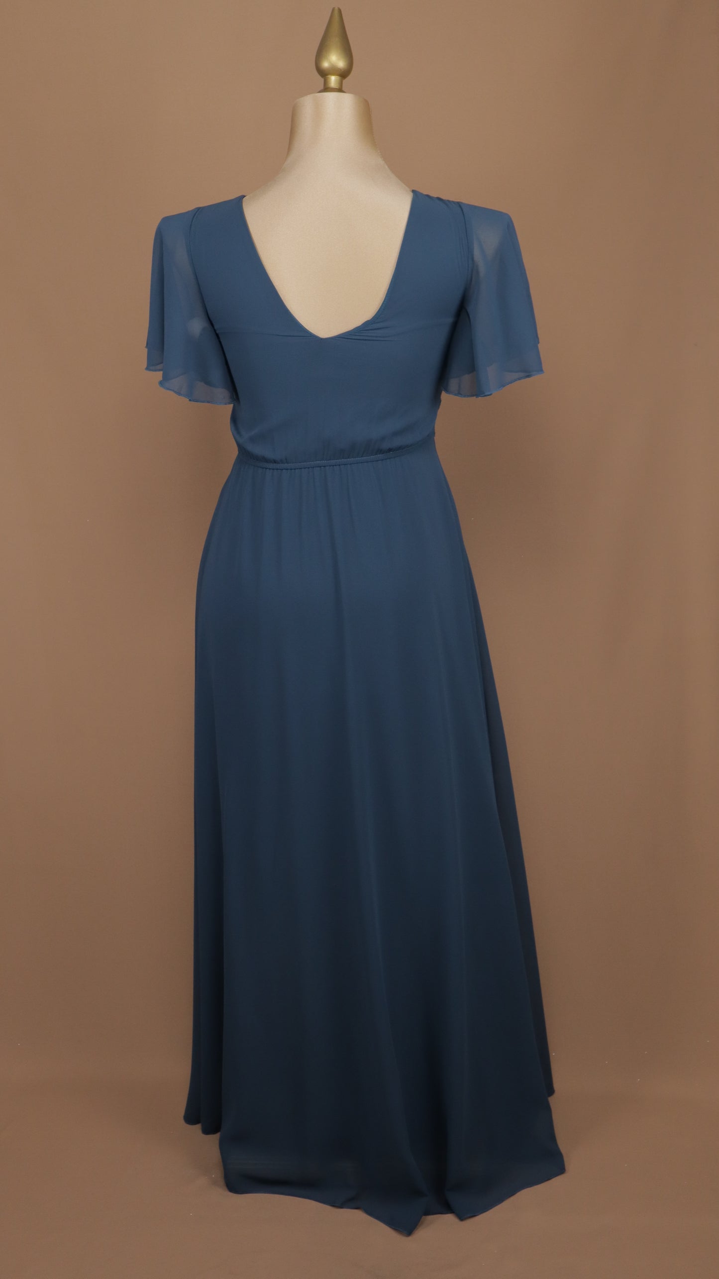Vestido largo plus size con pedrería en busto