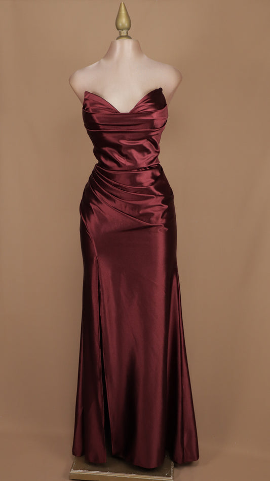 Vestido largo satinado de licra estraple