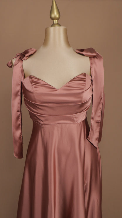 Vestido largo plus size satinado
