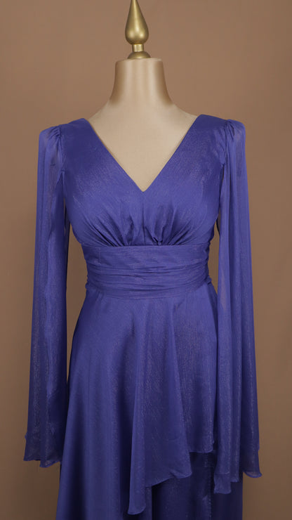 Vestido plus size con manga de capa y olan