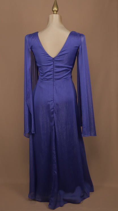 Vestido plus size con manga de capa y olan