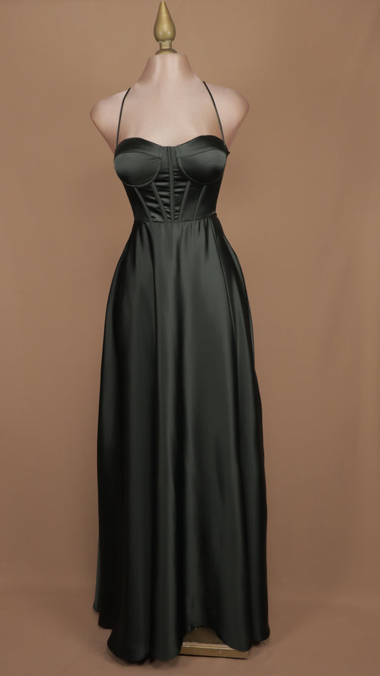Vestido largo con agujetas y abertura