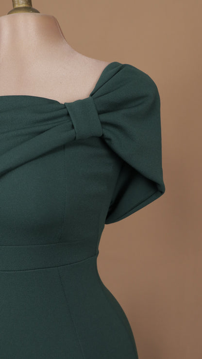 Vestido largo escote asimétrico con moño
