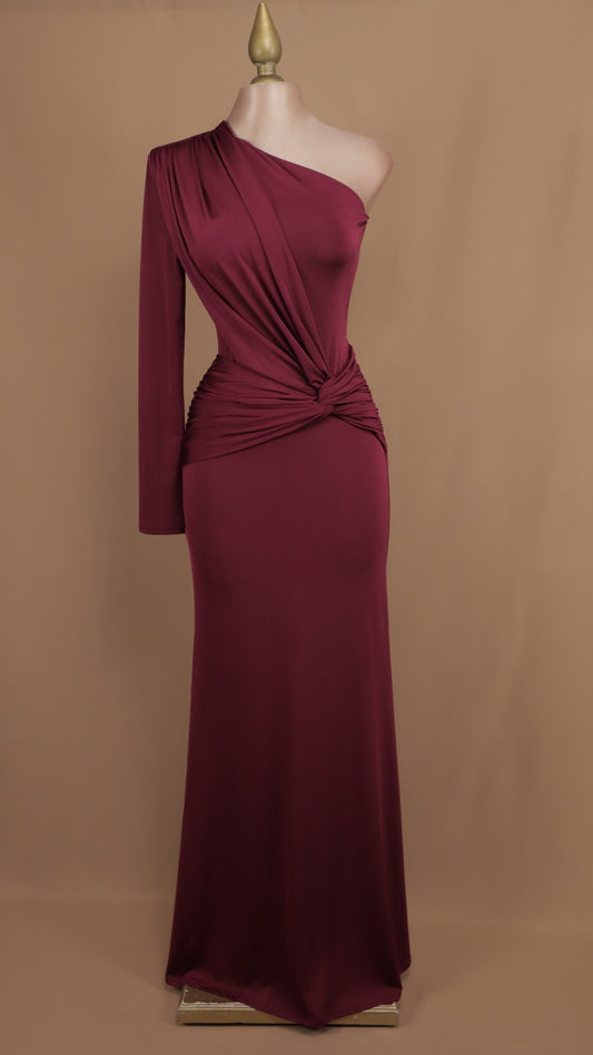 Vestido largo asimétrico manga larga de licra con plisado en cintura