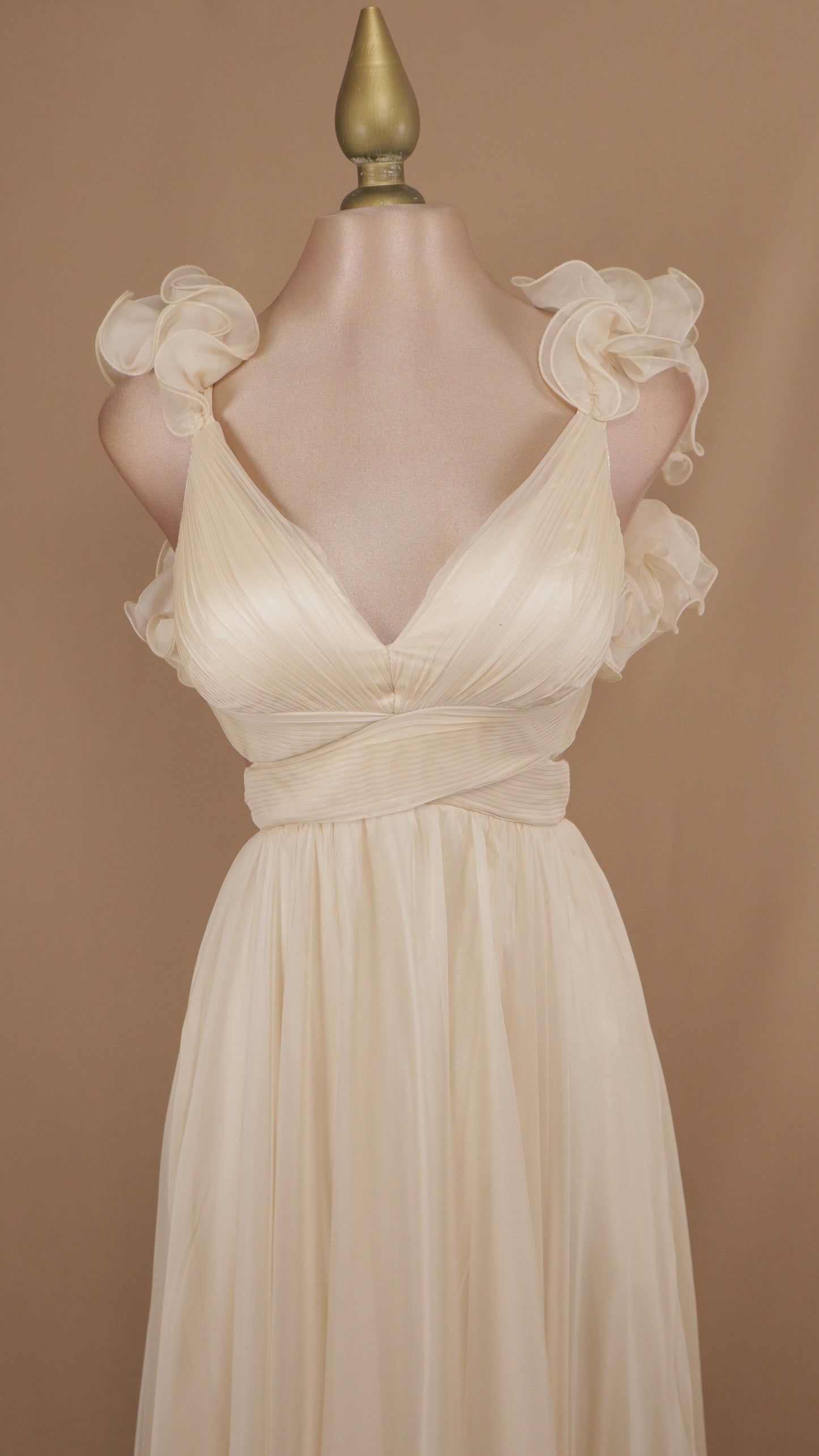 Vestido largo escarola con escote