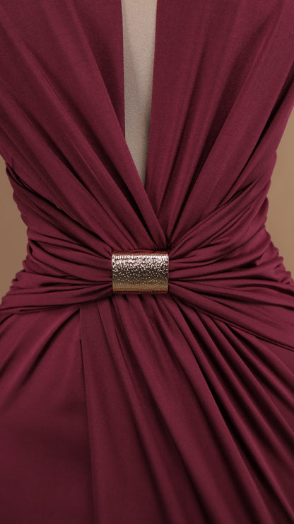 Vestido largo corte sirena escote v